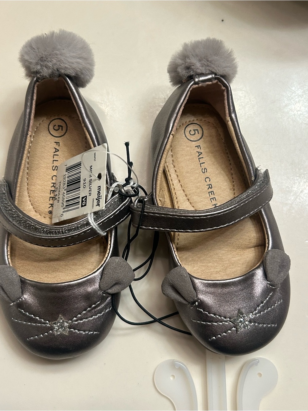 NWT-Little Girls Falls Creek Silver Mary Jane With Kitten Face Dress Shoes